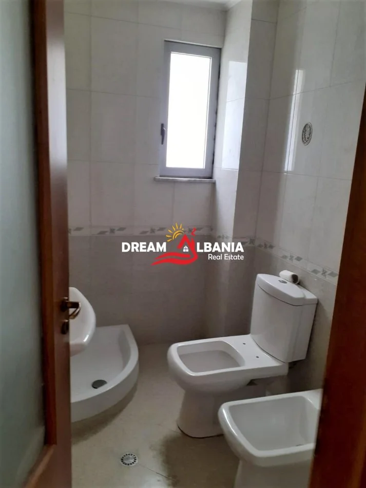 Tirane, shitet apartament 2+1+Ballkon Kati 3, 107 m² 180.000 € (ne Tufine prane Shkolles “Vellazerimi”)