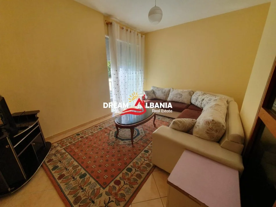 Tirane, jepet me qera apartament 2+1 Kati 2, 77 m² 450 € (ne Fresk prane furre buke Melisa)