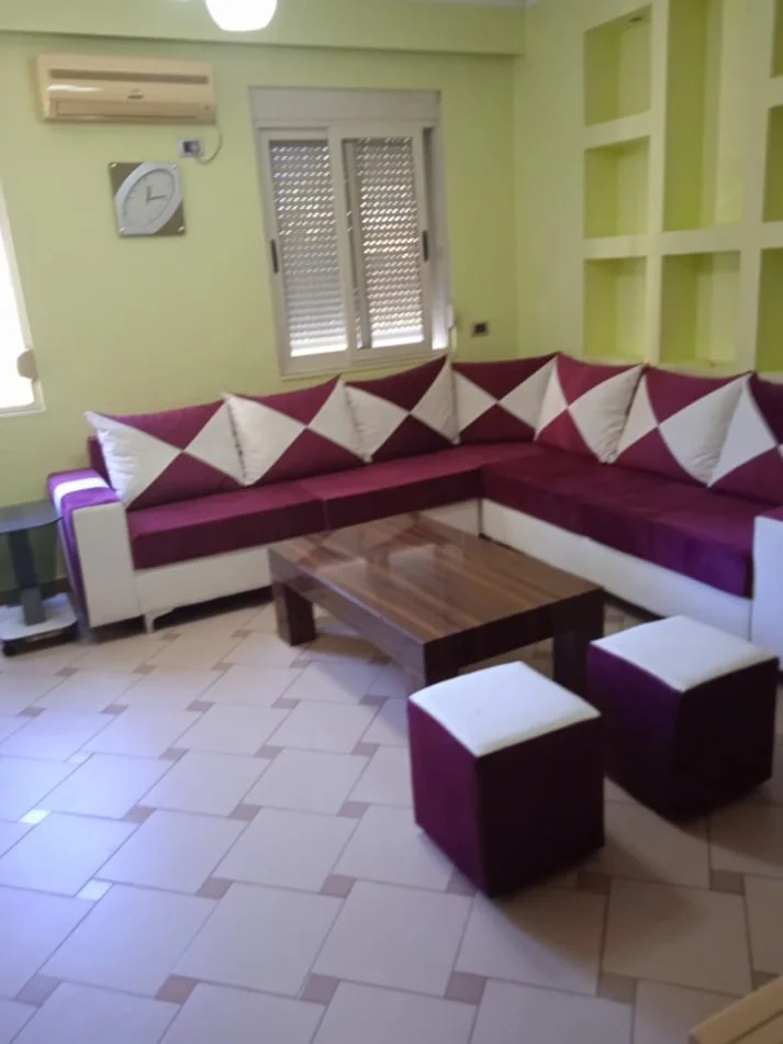 Tirane, jepet me qera apartament 2+1 , 74 m² 650 € (Gjon Muzaka)