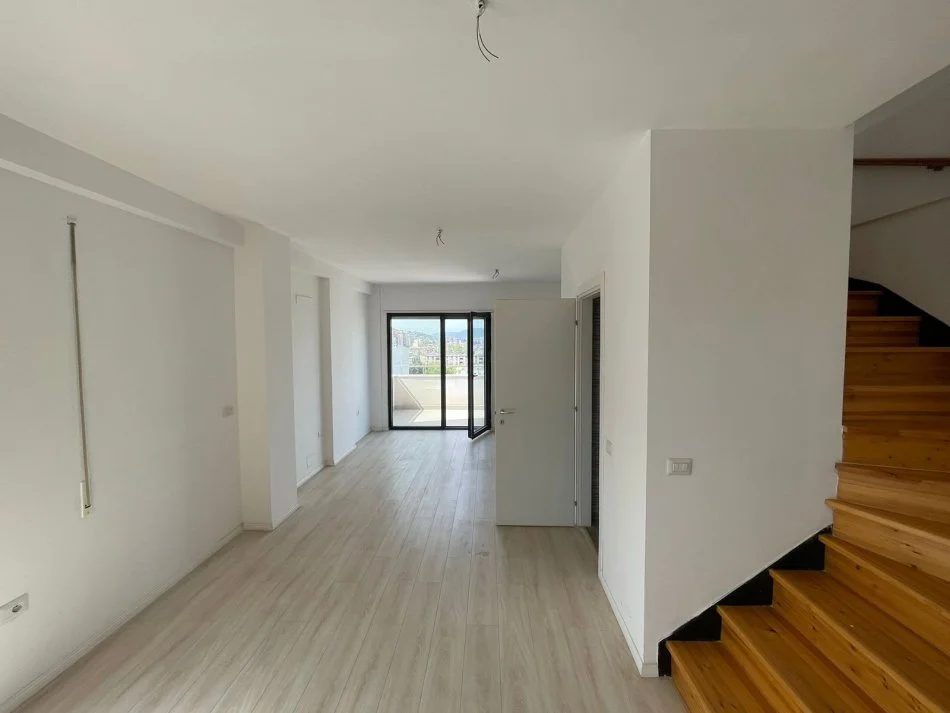 Tirane, shes apartament 2+1+Aneks+Ballkon, Kati 7, 120 m² 245,000 € (21-dhjetori)