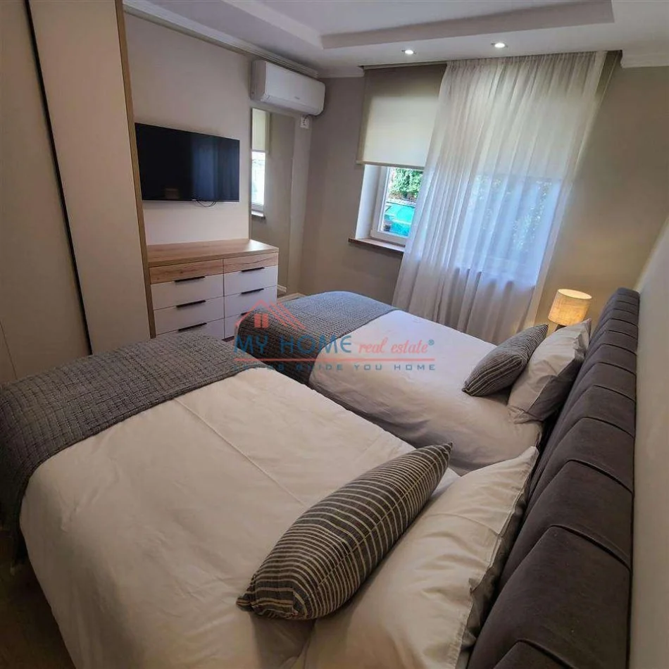 Tirane, jepet me qera apartament 1+1+Ballkon Kati 2, 56 m² 750 €