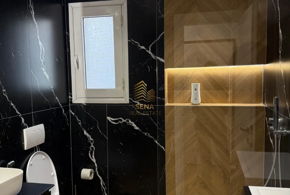 Tirane, jepet me qera apartament 1+1+Ballkon Kati 1, 60 m² 800 € (Liqeni i Thate)