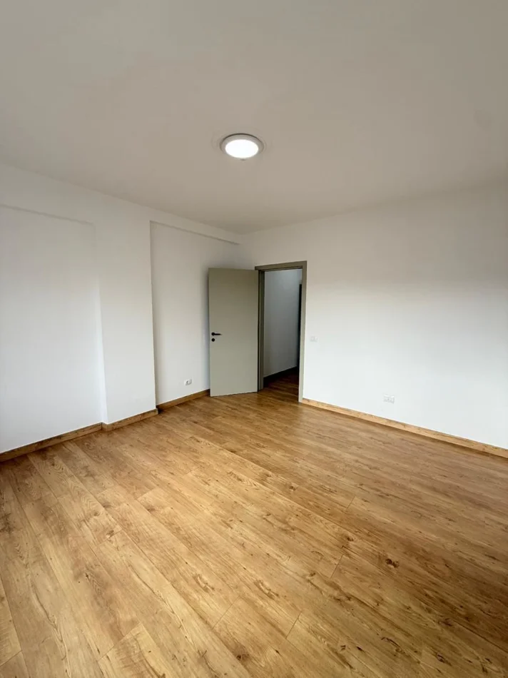 Shqiperi, jepet me qera apartament 2+1 Kati 3, 106 m² 1.000 € (BLLOK)