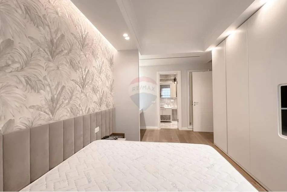 Tirane, jepet me qera apartament 2+1 Kati 2, 122 m² 1.400 € (Deliorgji)