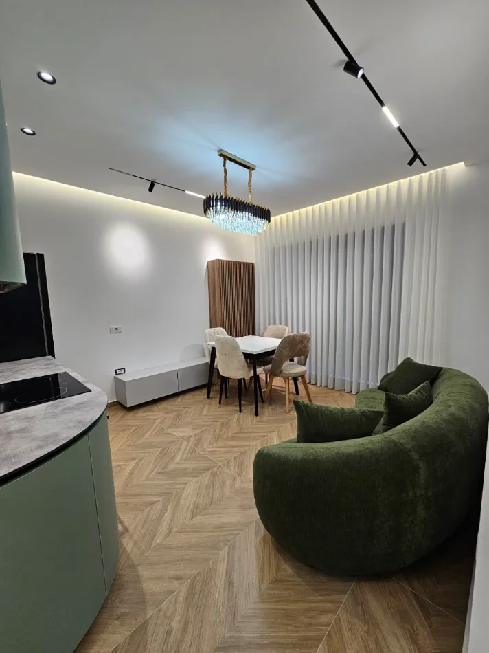 Tirane, shitet apartament 3+1+Aneks+Ballkon Kati 1, 130 m² 311.856 € (oasis)