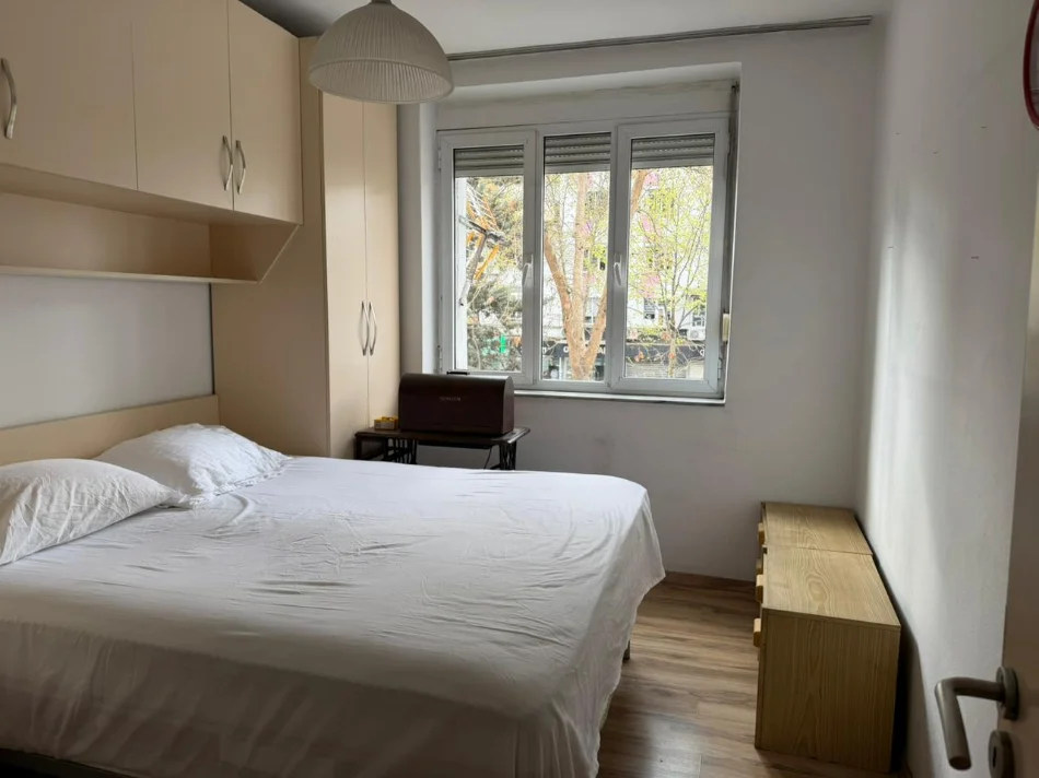 Shqiperi, jepet me qera apartament 2+1 Kati 2, 62 m² 650 € 