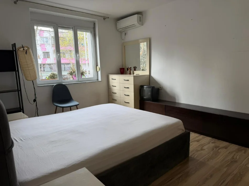 Shqiperi, jepet me qera apartament 2+1 Kati 2, 62 m² 650 € 