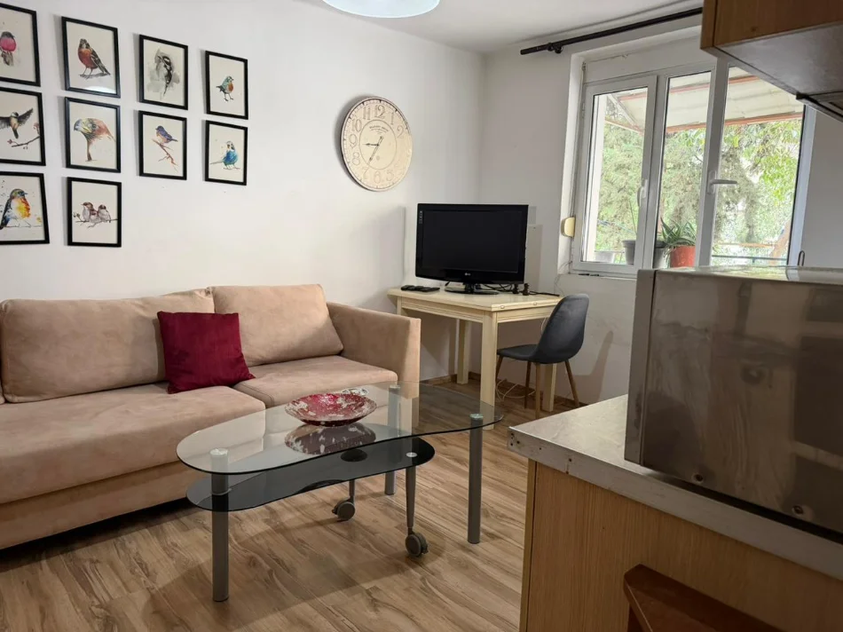 Shqiperi, jepet me qera apartament 2+1 Kati 2, 62 m² 650 € 