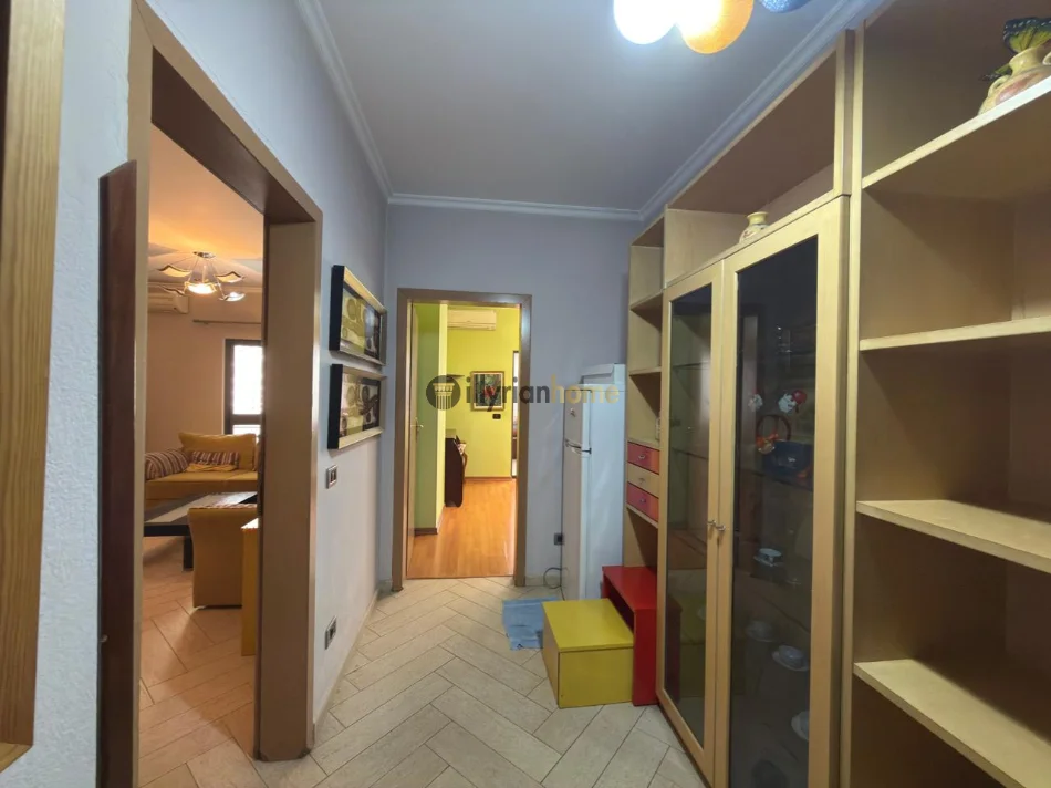Tirane, shitet apartament 1+1+2 Ballkone Kati 2, 78 m² 179.000 € (“Pazari i Ri”, Tiranë)