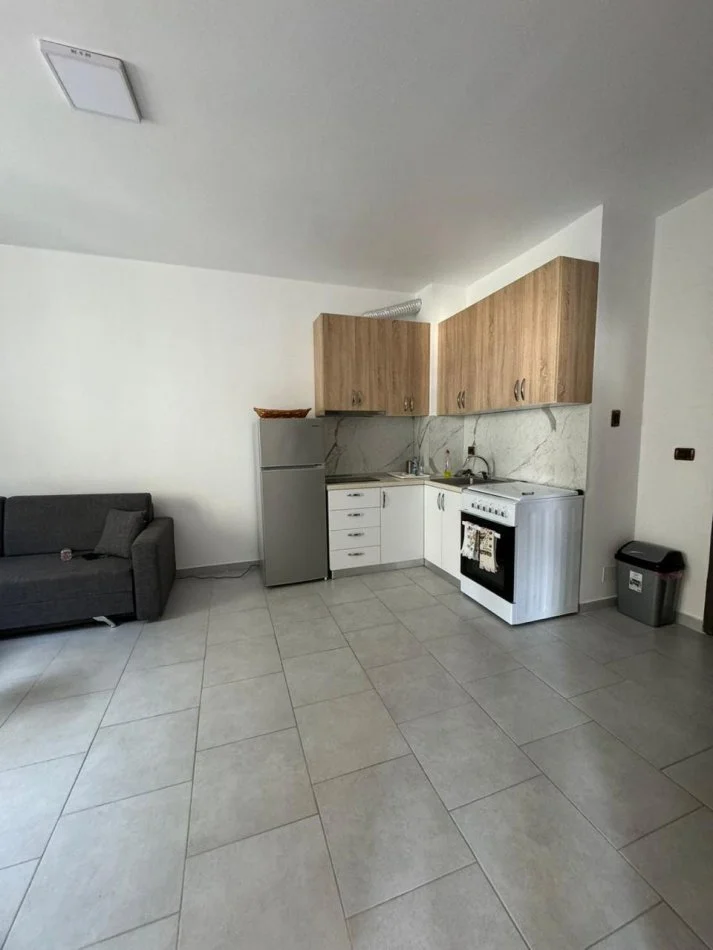 Shitet apartament 1+1 ne Shengjin