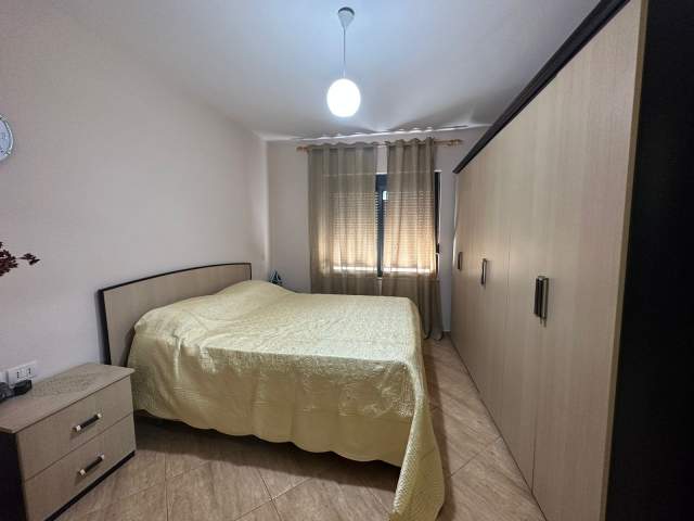 Tirane, jepet me qera apartament Kati 5, 104 m² 450 Euro (Unaza e Re)