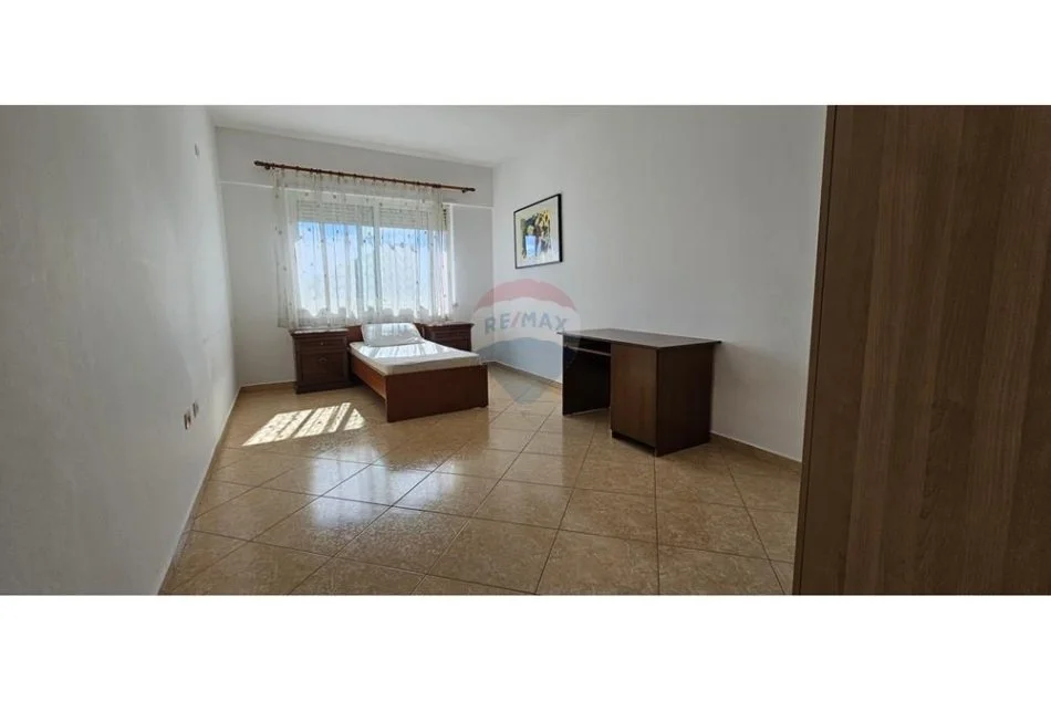 Tirane, jepet me qera apartament 2+1 Kati 4, 115 m² 600 € (Don Bosko)