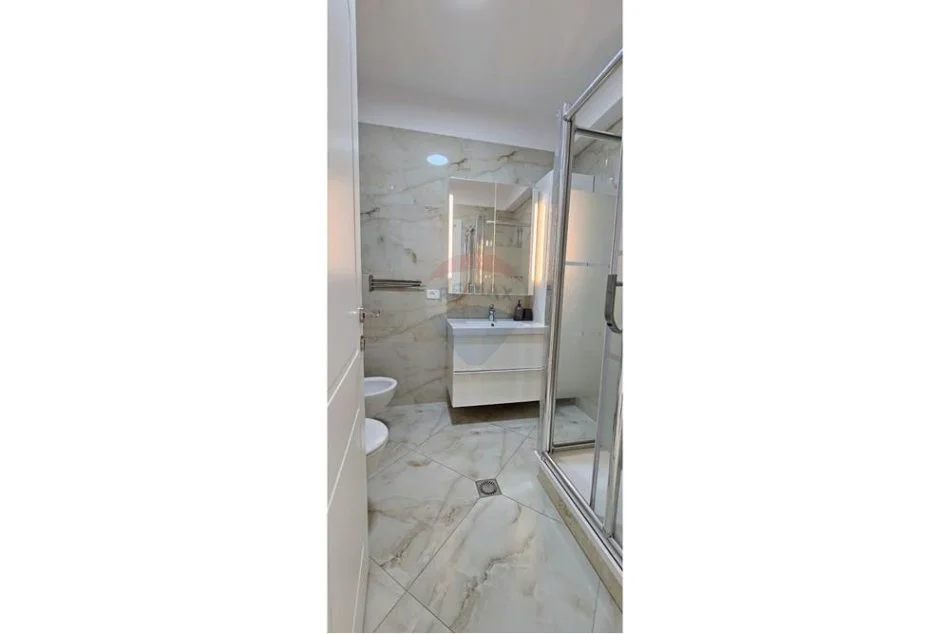 Tirane, jepet me qera apartament duplex Dublex Kati 0, 125 m² 750 € (Kodra e Diellit)