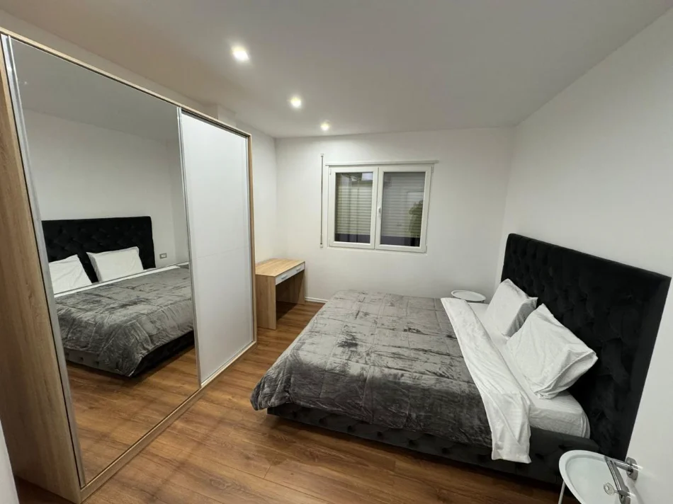 Tirane, jepet me qera apartament 1+1 Kati 2, 66 m² 450 € 