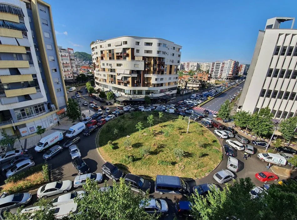 Tirane, shitet apartament 2+1+Ballkon Kati 1, 107 m² 155.000 € (Astir)