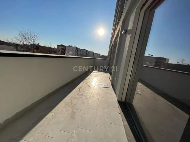 Tirane, jepet me qera apartament 2+1 Kati 1, 126 m² 600 Euro (Rruga Kongresi i Manastirit Tirana, Albania)