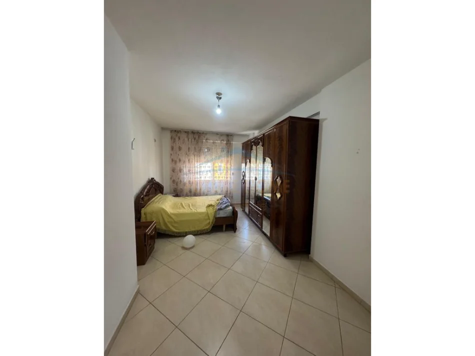 Tirane, jepet me qera apartament 2+1 Kati 4, 106 m² 450 € (ASTIR , Tek Vila L)