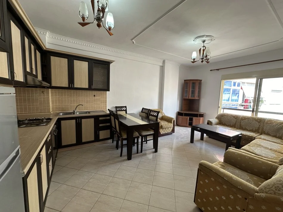 Tirane, shitet 2+1+Ballkon Kati 8, 90 m² 110.000 € (unaza e re)