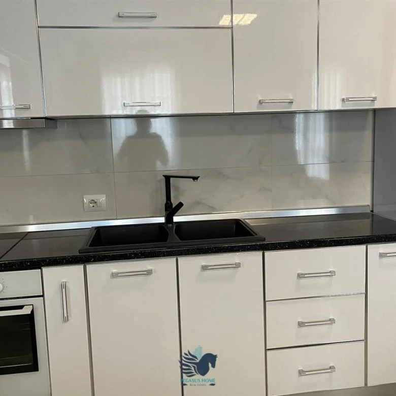 Tirane, jepet me qera apartament 2+1 Kati 8, 90 m² 450 € (Astir)