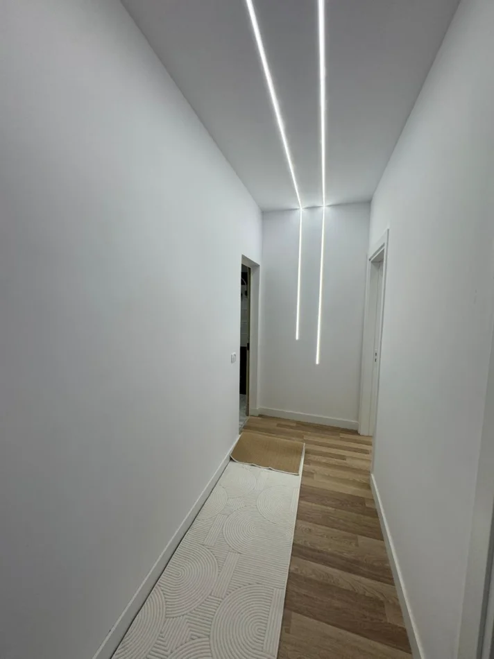 Tirane, shitet apartament 1+1+Ballkon Kati 4, 61 m² 120.000 € (astir)