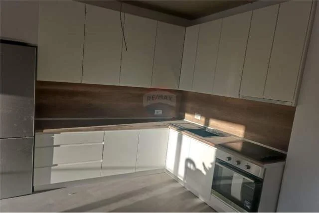 Tirane, jepet me qera apartament 1+1 Kati 2, 65 m² 400 Euro (Rruga Teodor Keko)