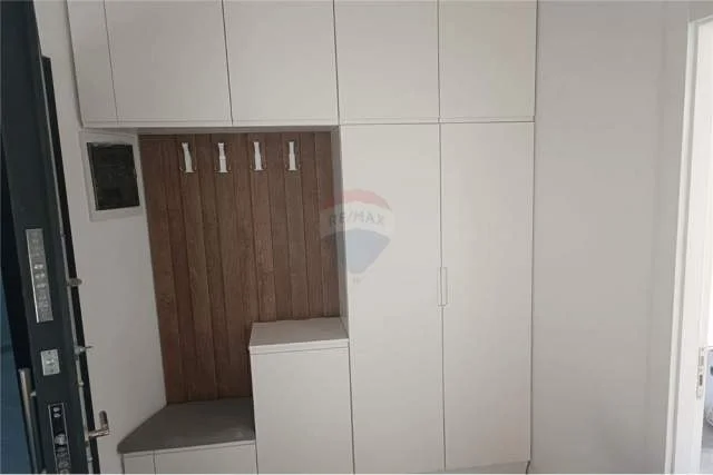 Tirane, jepet me qera apartament 1+1 Kati 2, 65 m² 400 Euro (Rruga Teodor Keko)