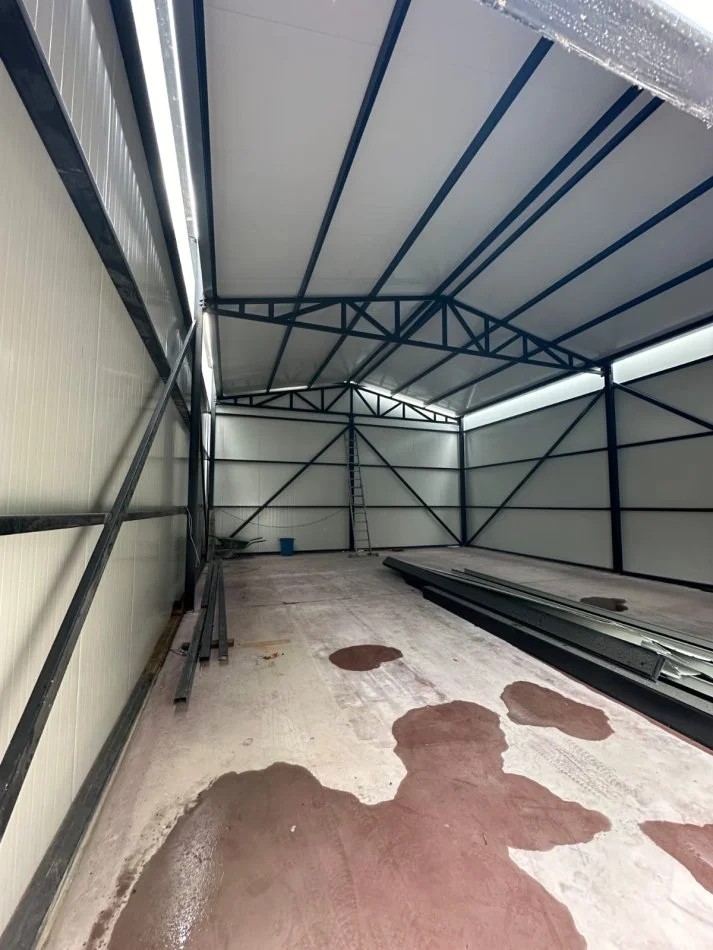 Tirane, jepet me qera magazine Kati 0, 110 m² 800 € (Astir)