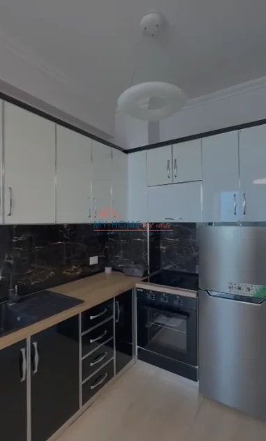 Tirane, jepet me qera apartament 1+1+Ballkon Kati 7, 78 m² 500 € (Astir)