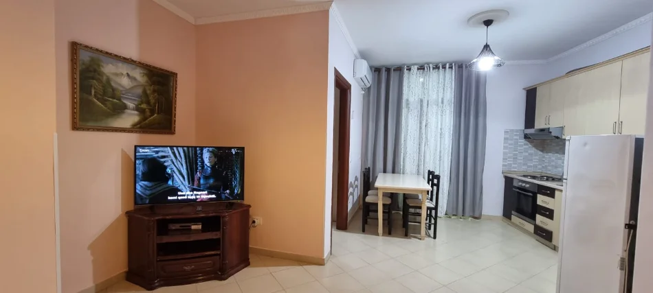 Tirane, jepet me qera apartament 1+1 , 75 m² 420 € (astir)
