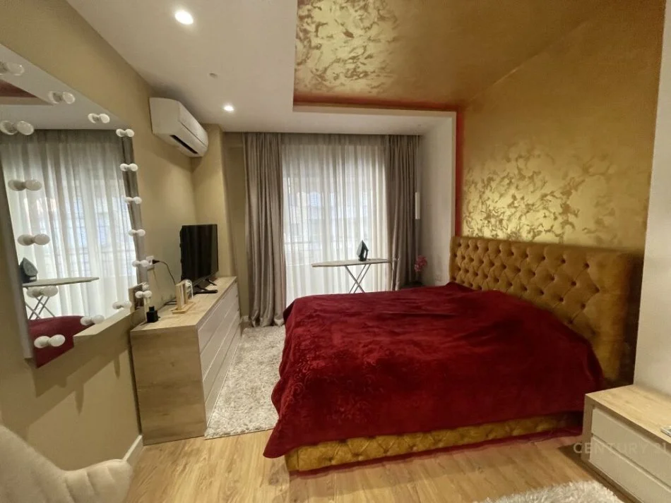 Tirane, jepet me qera apartament 2+1 Kati 5, 120 m² 700 € 