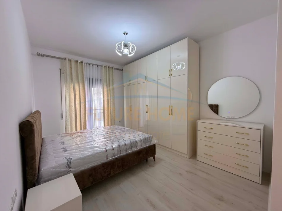 Tirane, jepet me qera apartament 2+1+2 Kati 2, 109 m² 700 € (GREEN CITY , Unaza e Re)