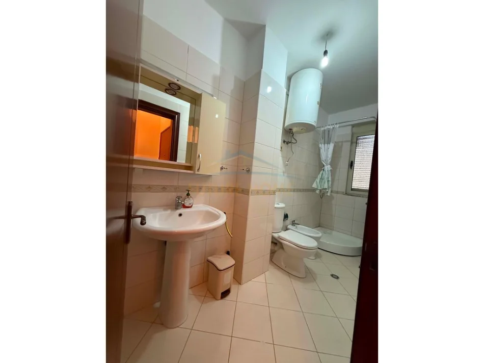 Tirane, jepet me qera apartament 2+1+2 Kati 7, 107 m² 550 € (ASTIR , Prane Viles L)