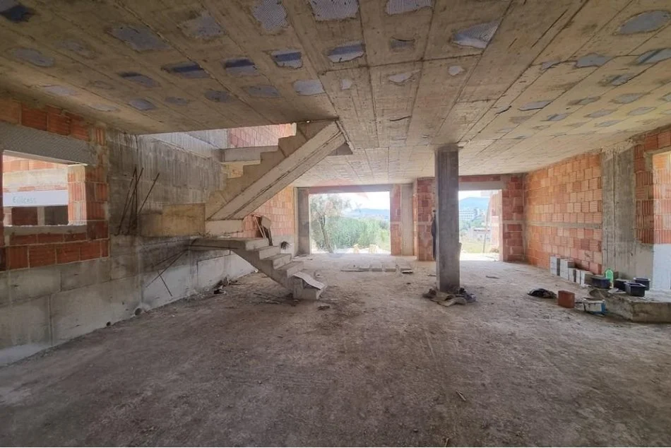 Tirane, shitet Vile , 389 m² 643.000 € (Farke)
