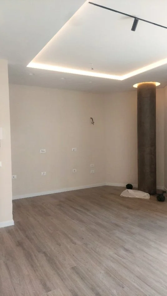 Tirane, jepet me qera zyre Kati 3, 114 m² 1.400 € (ALTANA REZIDENC)
