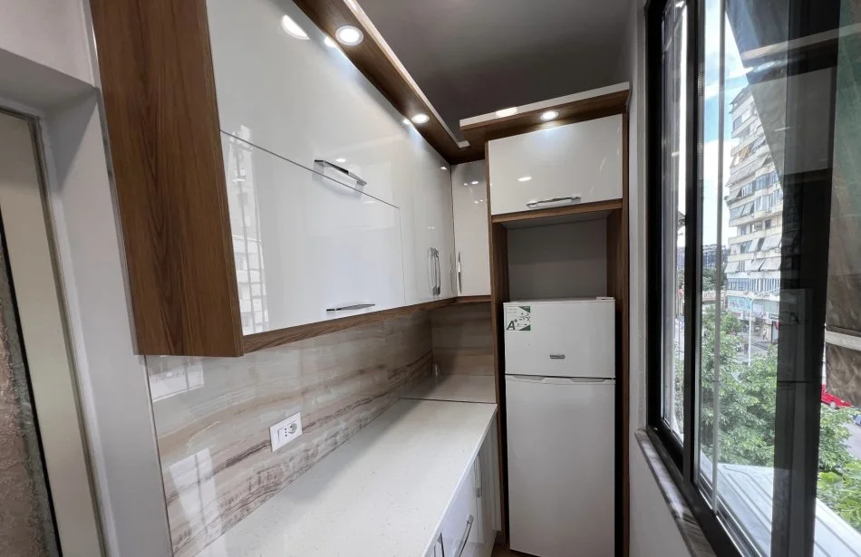 Tirane, jepet me qera apartament 1+1+Ballkon Kati 4, 67 m² 500 € (Zogu i Zi Ring Center)