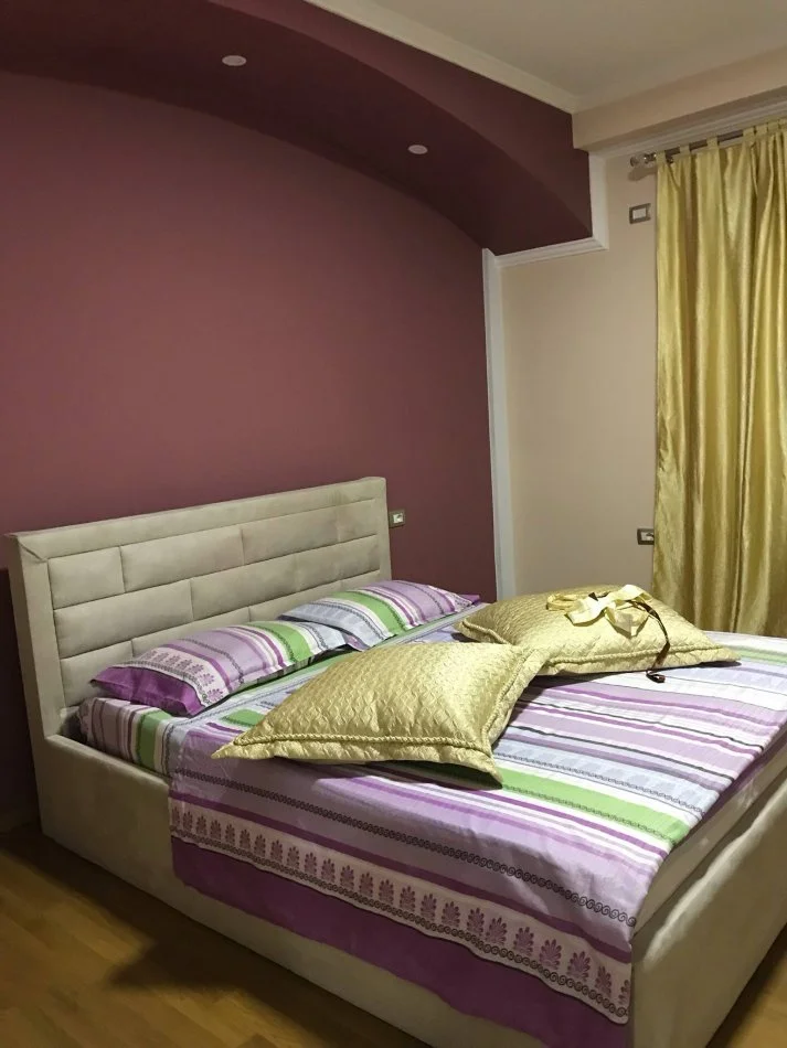 Tirane, jap me qera apartament 2+1+Aneks+Ballkon Kati 2, 120 m² 500 € (Rruga Irfan Tershana)