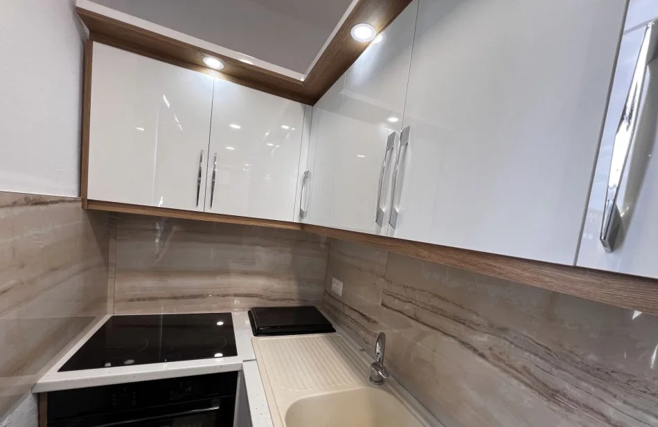 Tirane, jepet me qera apartament 1+1+Ballkon Kati 4, 67 m² 500 € (Zogu i Zi Ring Center)