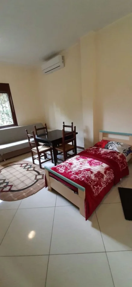 Tirane, jepet me qera apartament 1+1+Ballkon Kati 3, 30 m² 310 € (Rruga ''Dibres")