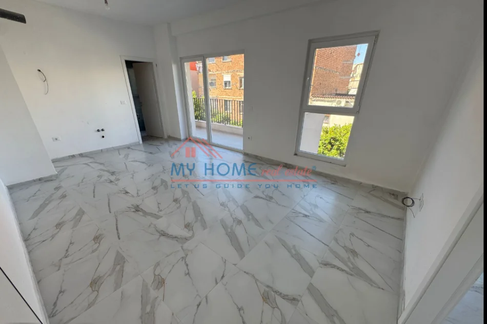 Tirane, jepet me qera zyre Kati 1, 70 m² 500 € (Rruga Dritan Hoxha)