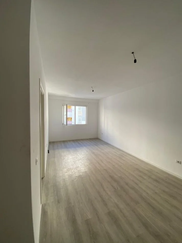 Tirane, shitet apartament 1+1 Kati 5, 70 m² 123.000 € (Kompleksi Aura)