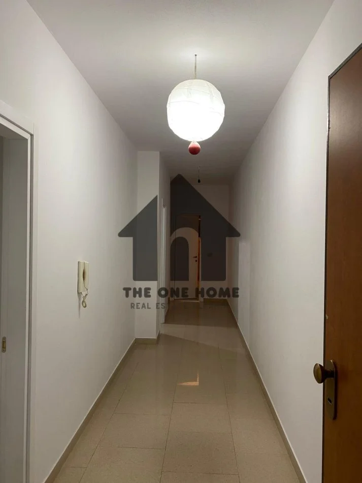 Tirane, jepet me qera apartament 2+1+Aneks+Ballkon Kati 4, 120 m² 650 € (Kristal Center)