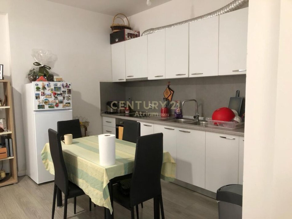 Tirane, shitet apartament 1+1 Kati 1, 77 m² 144.500 € 