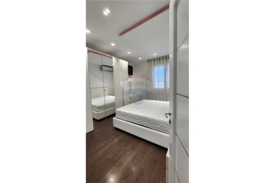 Apartament me qera tek Kristal Center