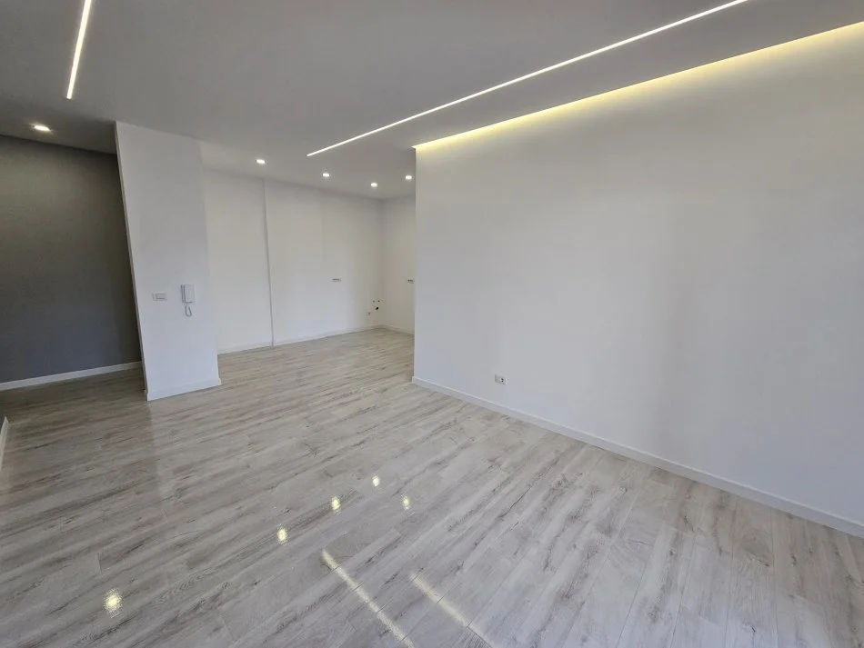 Tirane, shitet apartament 2+1 Kati 5, 92 m² 240.000 € (Fillimi i Bulevardit te Ri)