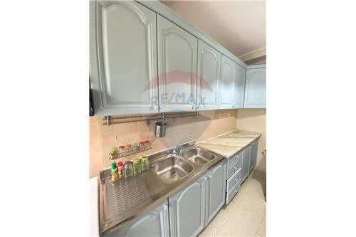 Tirane, jepet me qera apartament 1+1 Kati 2, 60 m² 500 € (Rruga e Barrikadave)