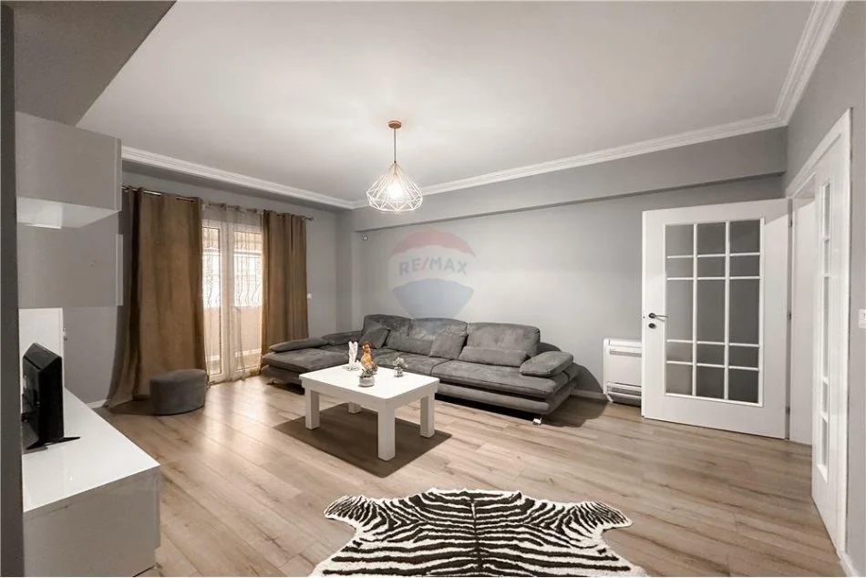 Tirane, jepet me qera apartament 2+1 Kati 1, 115 m² 850 € (Sami Frasheri)