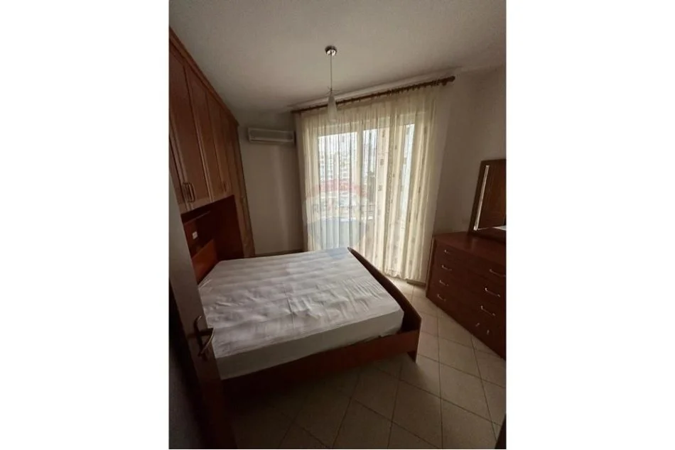 Tirane, jepet me qera apartament duplex 1+1 , 70 m² 500 € (Rr. e Elbasanit)