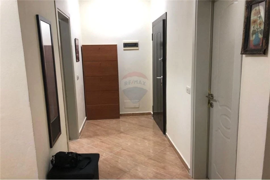 Tirane, jepet me qera apartament 2+1 Kati 4, 102 m² 450 € (Teodor Keko)