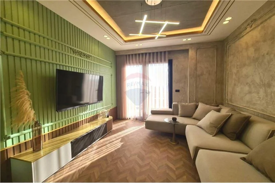 Tirane, jepet me qera apartament 1+1+Ballkon , 77 m² 1.000 € 