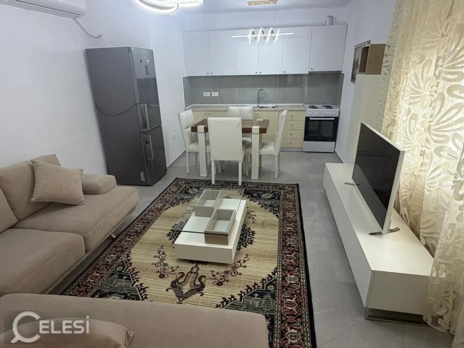 Tirane, jepet me qera apartament duplex 2+1+Aneks+Ballkon Kati 2, 95 m² 700 € (BULEVARDI ZOGU I PARE)